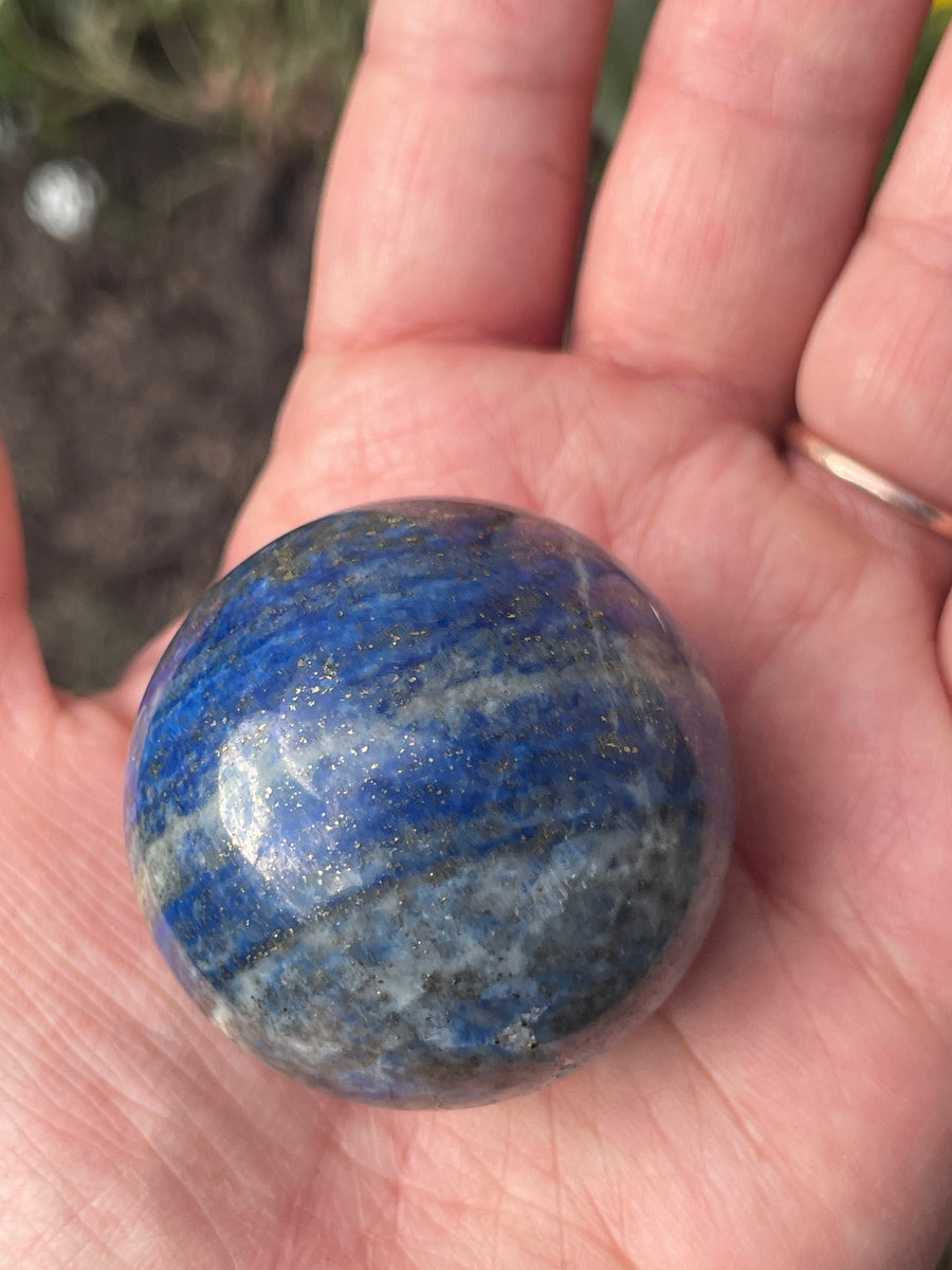 Lapis lazuli sphere