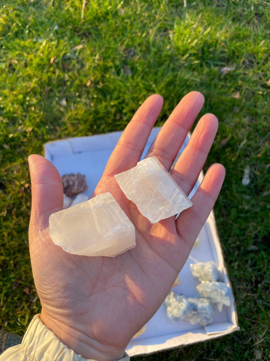 White calcite raw