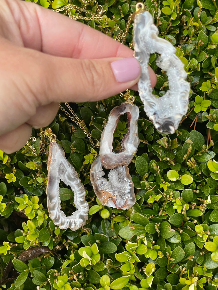 Ocho Geode gold pendant necklace