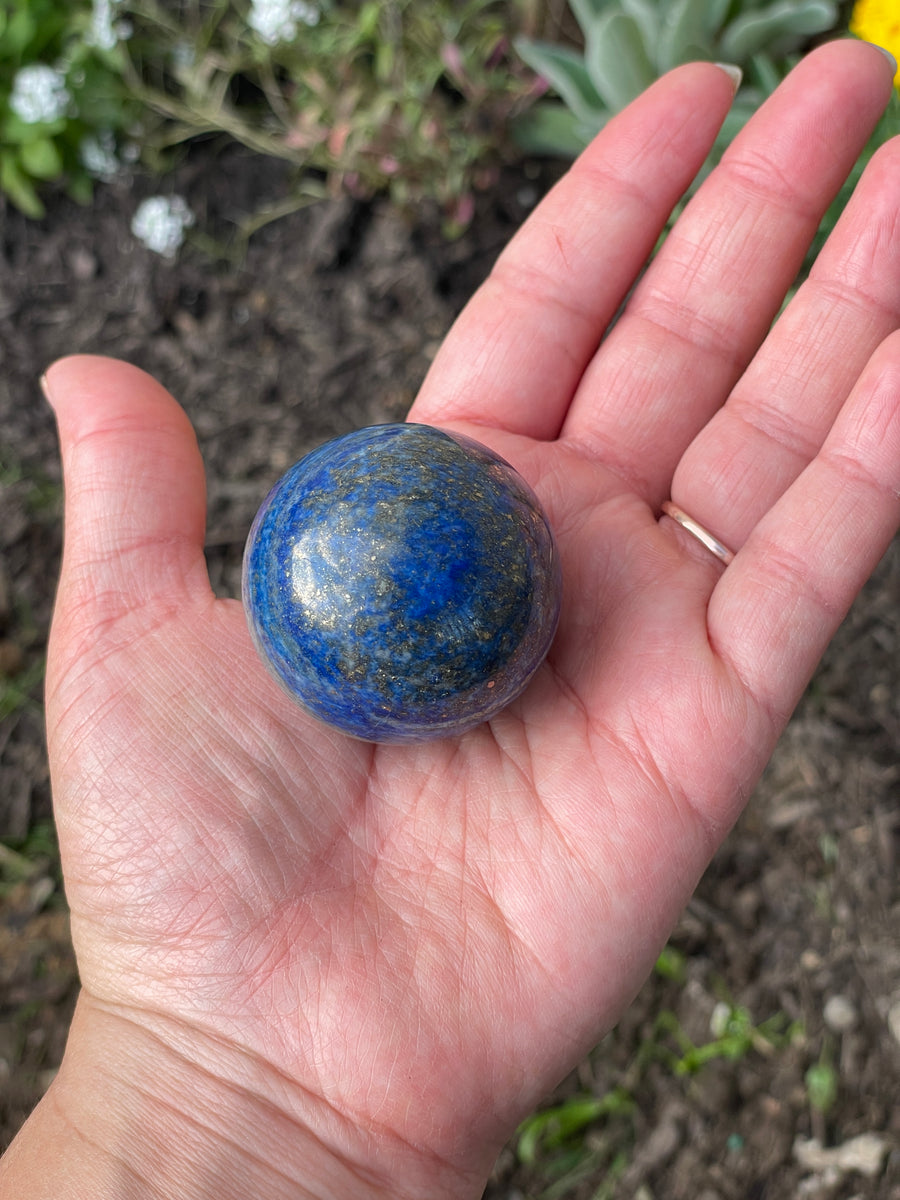 Lapis lazuli sphere