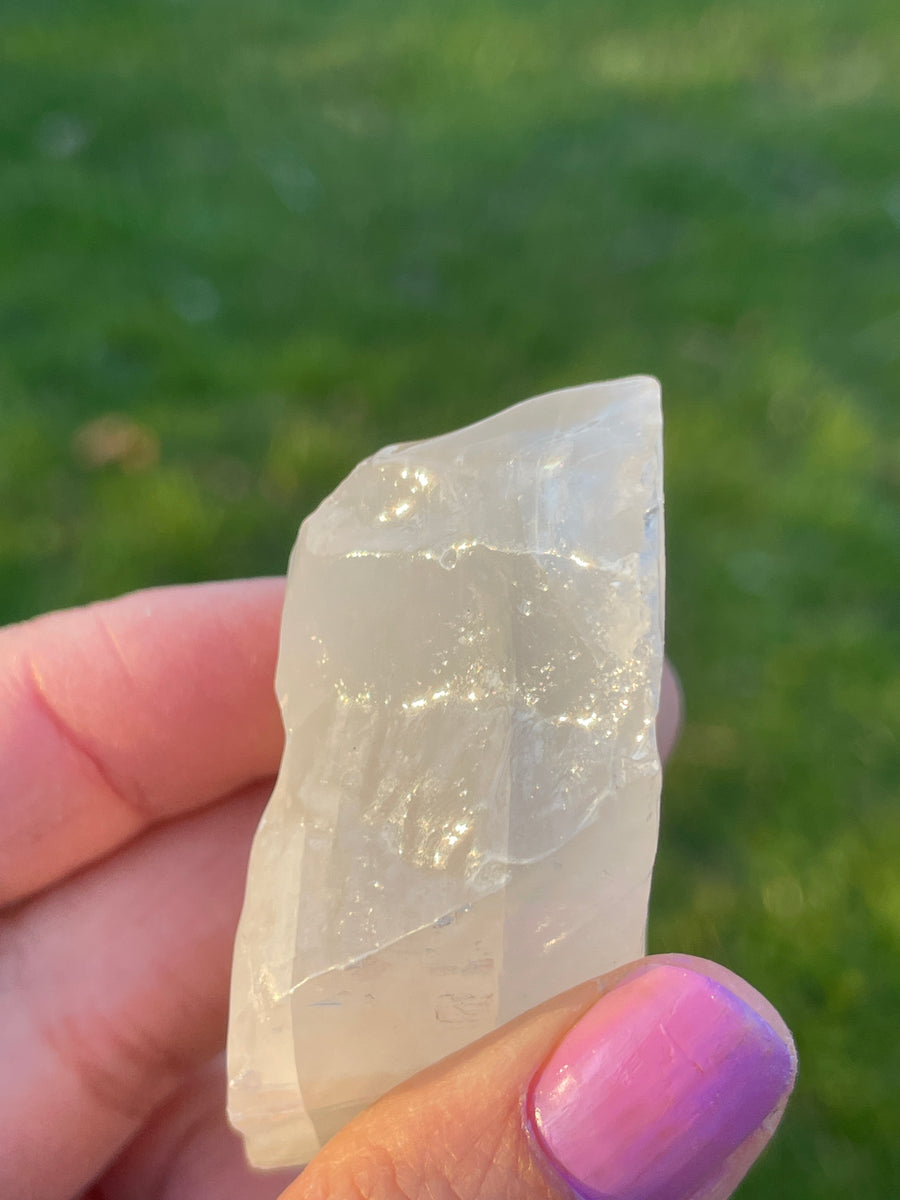 White calcite raw