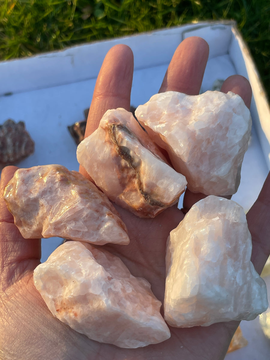 Rose pink calcite raw