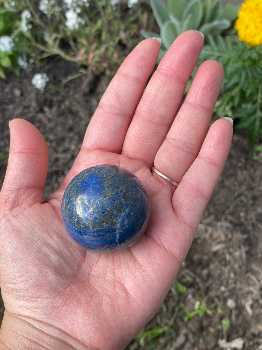 Lapis lazuli sphere