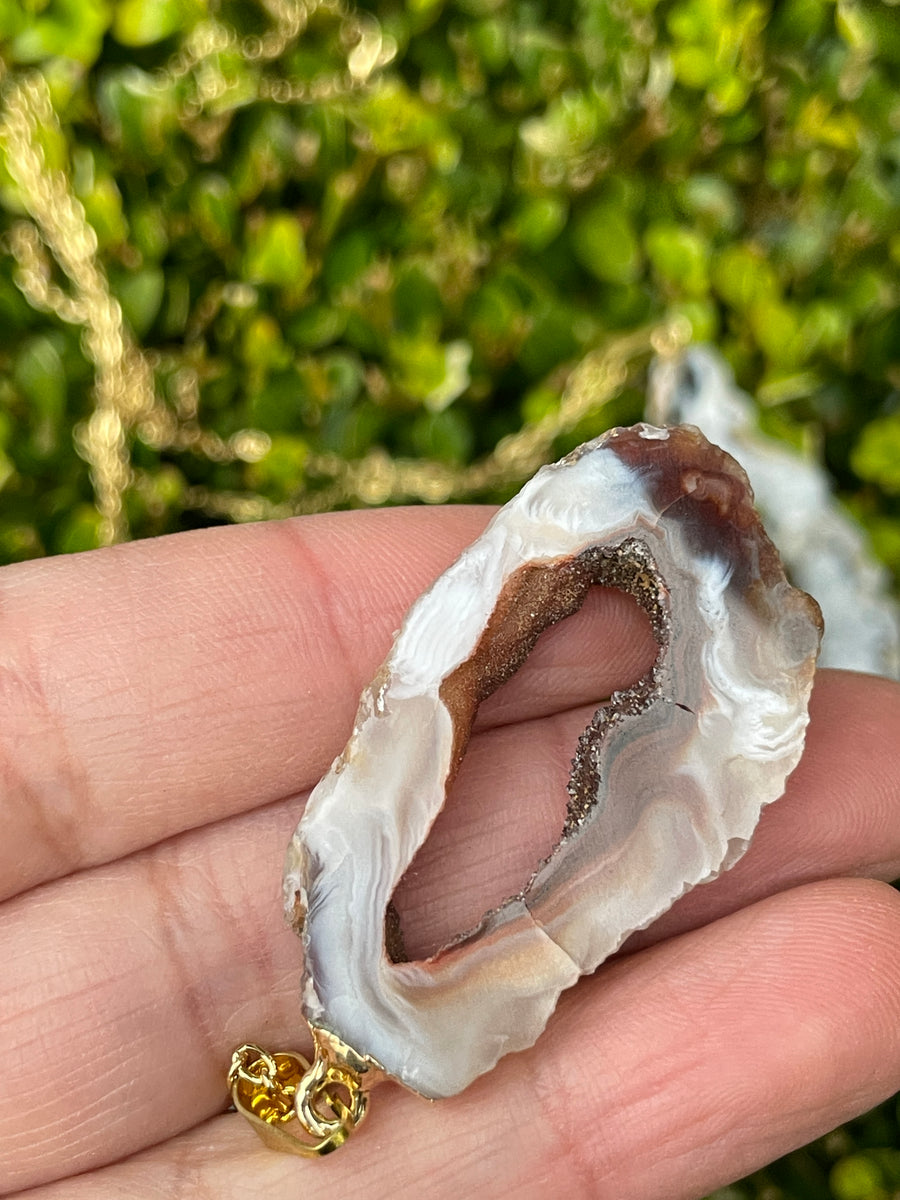 Ocho Geode gold pendant necklace