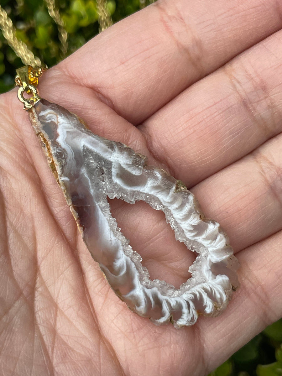 Ocho Geode gold pendant necklace