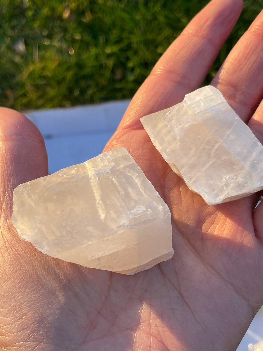 White calcite raw