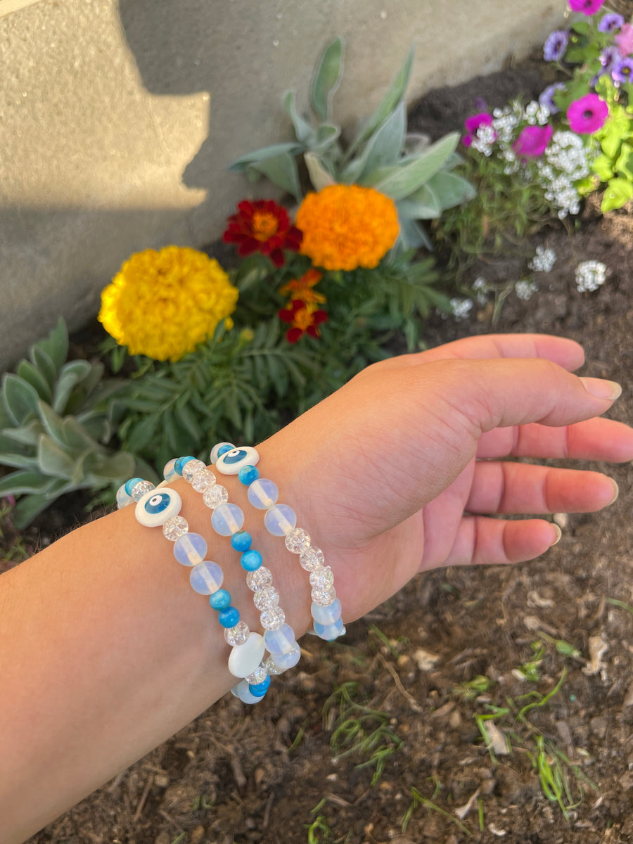 Evil eye shell and crackle Quartz Bracelet handmade