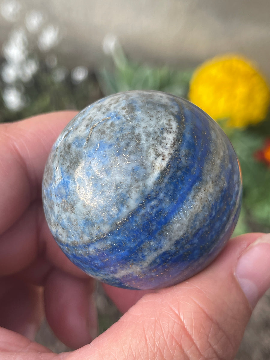 Lapis lazuli sphere