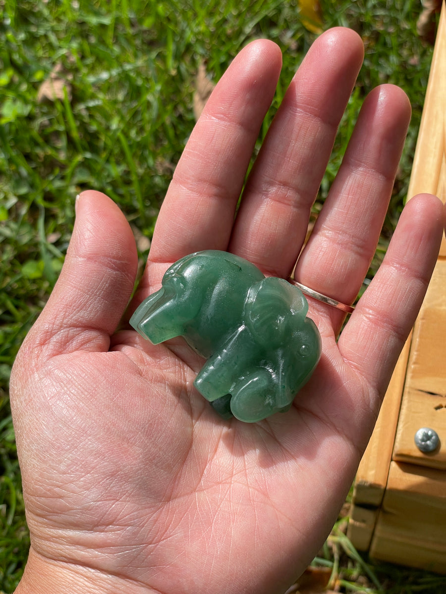 Crystal elephant carvings