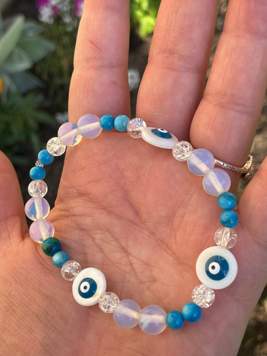 Evil eye shell and crackle Quartz Bracelet handmade