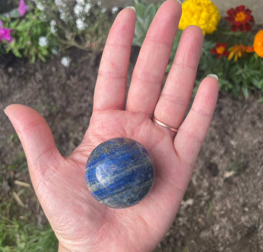 Lapis lazuli sphere