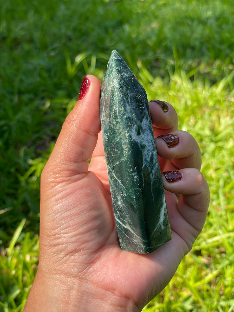 Tree and Moss Agate flame carving