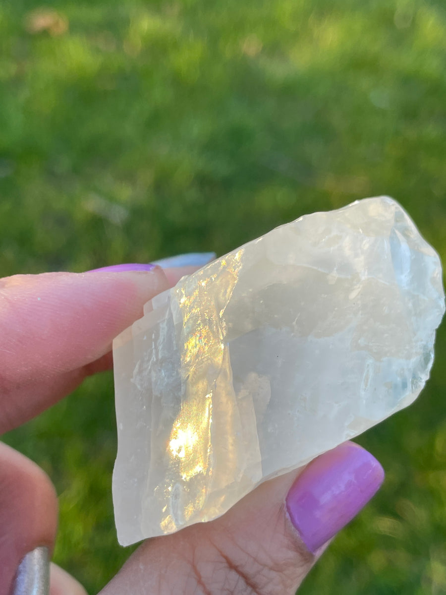 White calcite raw